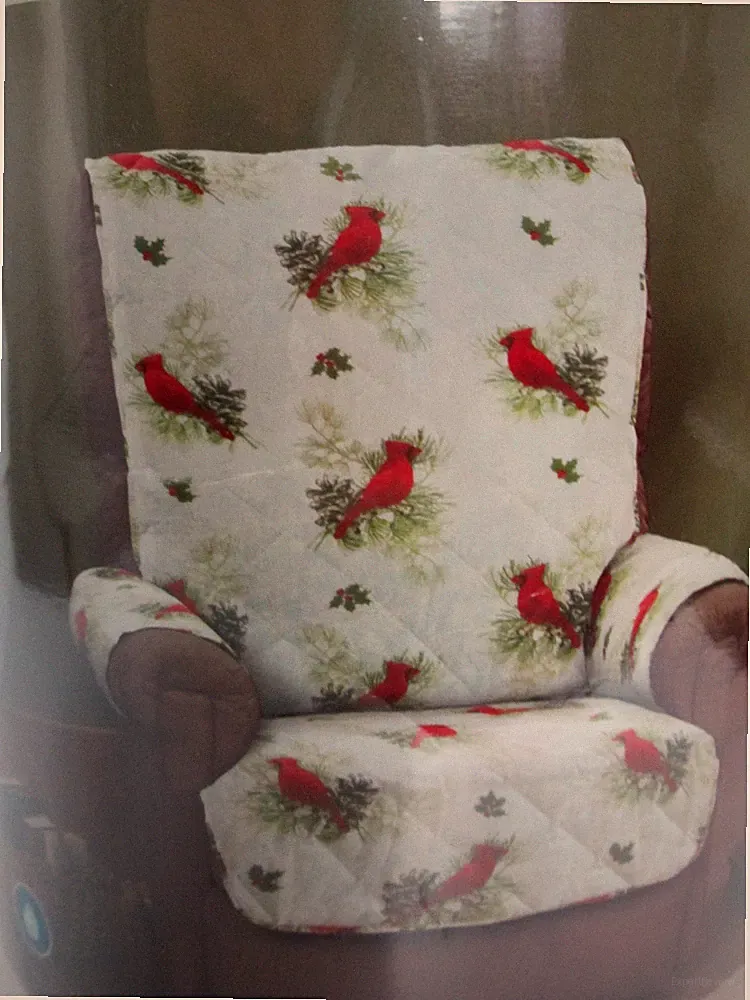 NEW Recliner Protector Cover Red Cardinals Quilted 65"-78.5" Winter/Holiday
